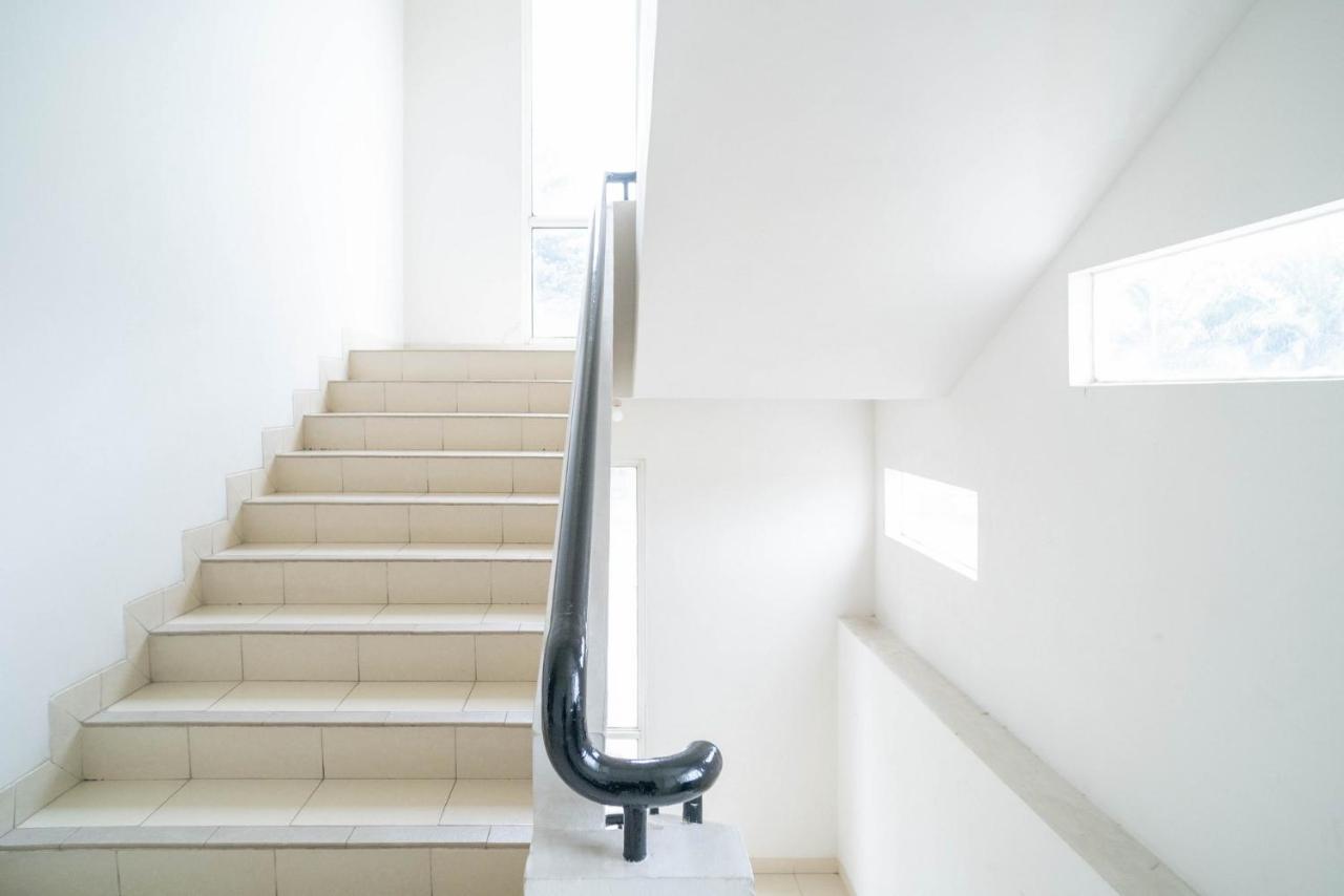 Mroom Residence Near Umn Gading Serpong Redpartner Cicayur Bagian luar foto